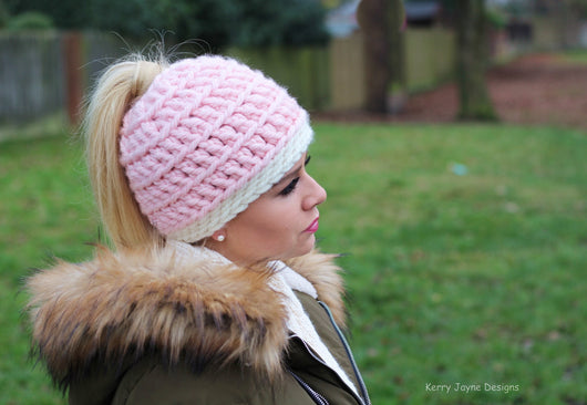 Ponytail knit cap top