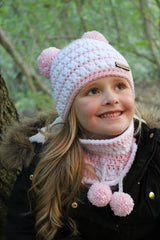 Double pom pom hat crochet pattern
